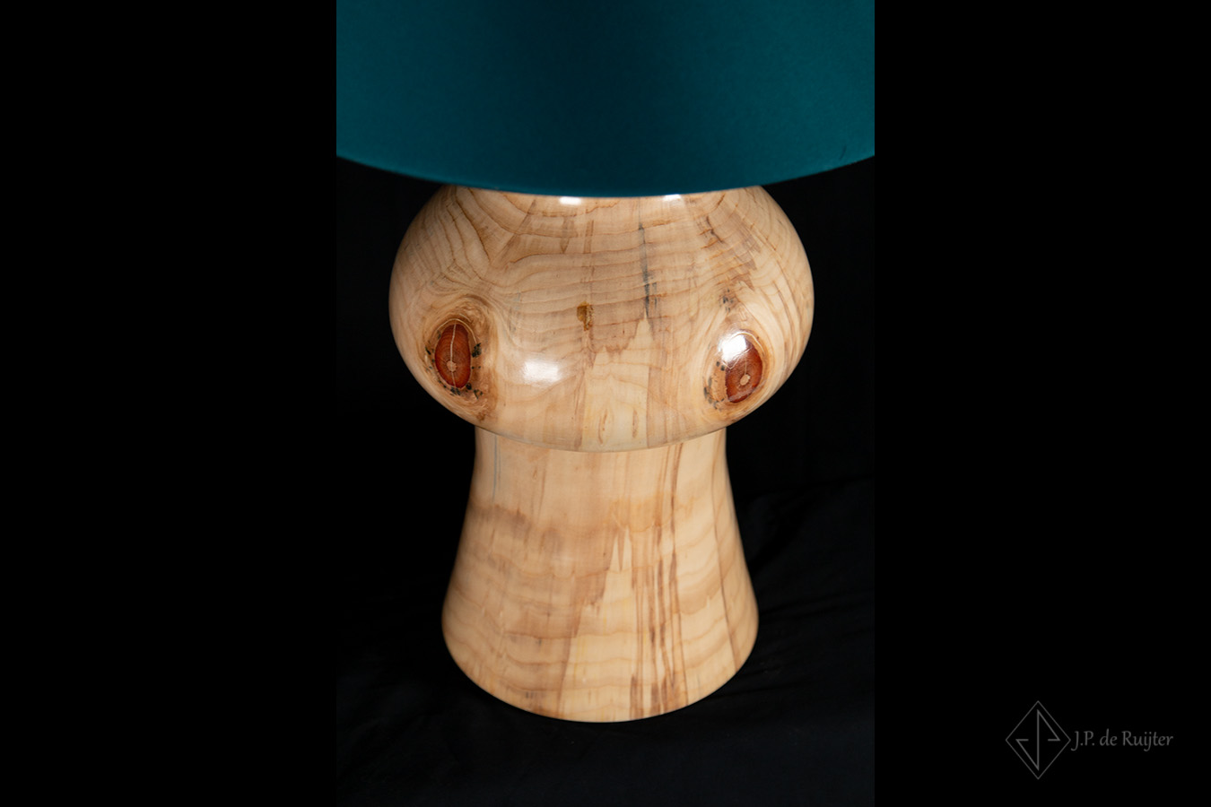 Lamp van Apenboom / slangenden, houtdraaien, bovenaanzicht